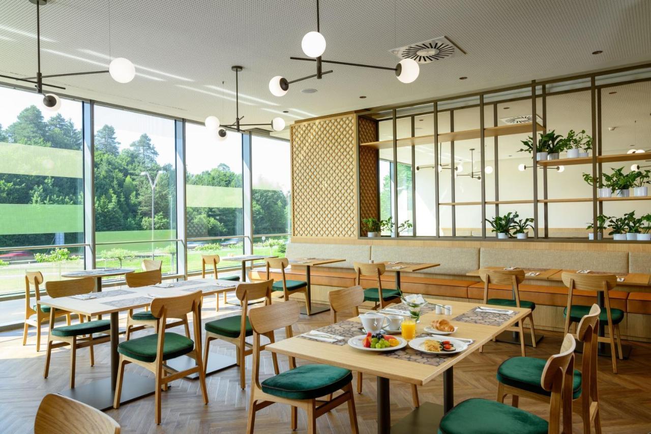 Four Points By Sheraton Ljubljana Mons Esterno foto