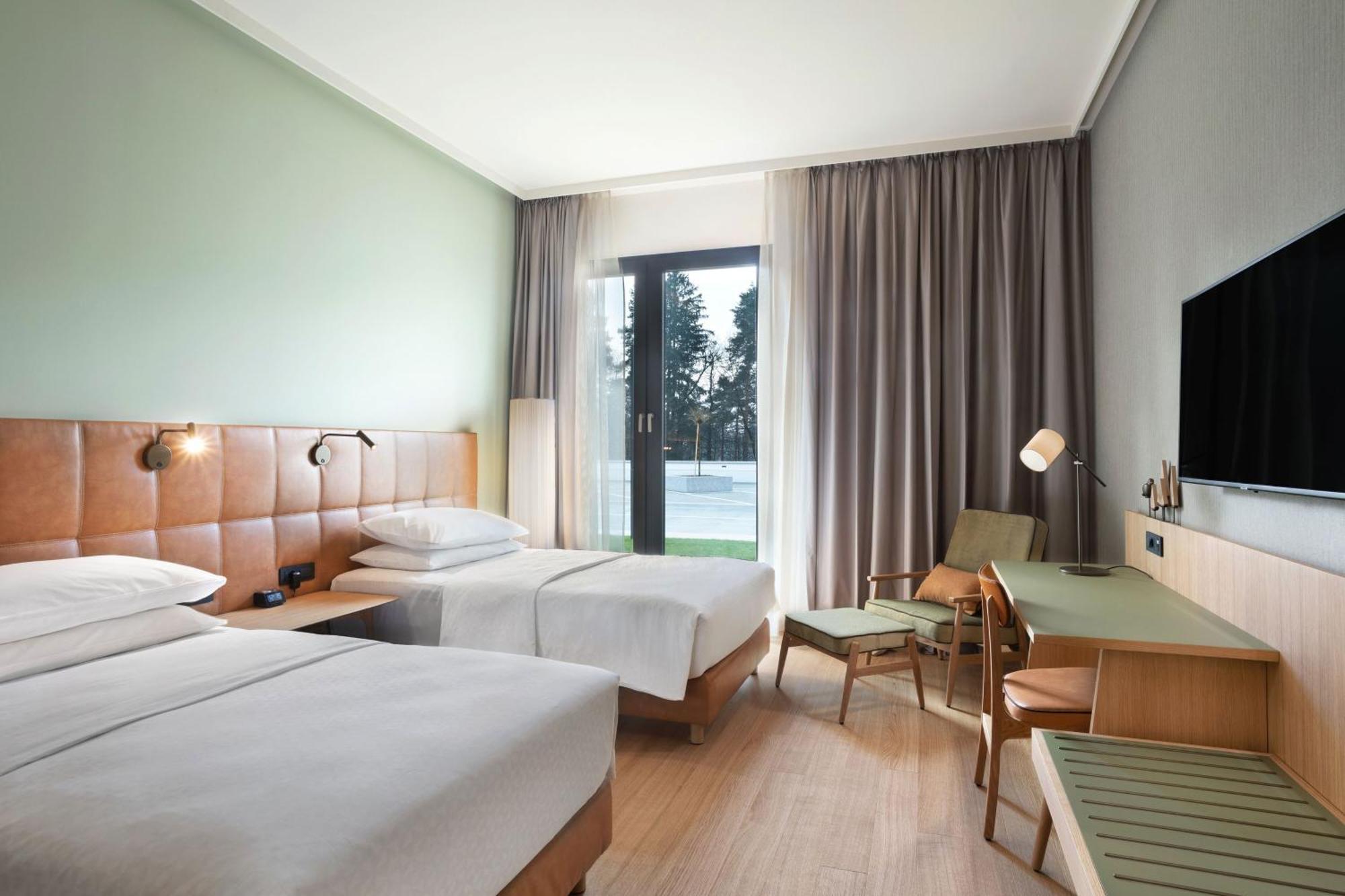 Four Points By Sheraton Ljubljana Mons Esterno foto