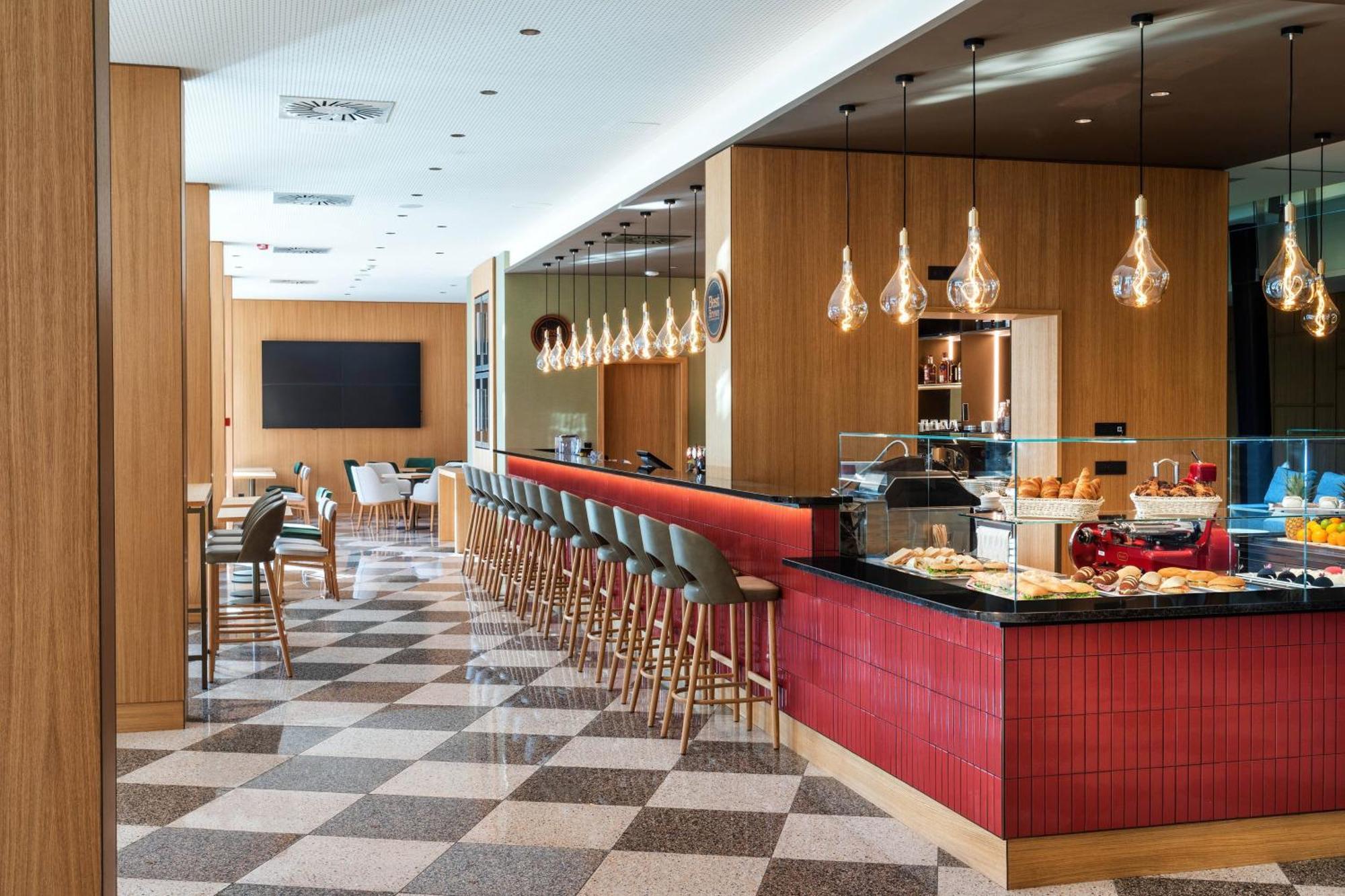 Four Points By Sheraton Ljubljana Mons Esterno foto